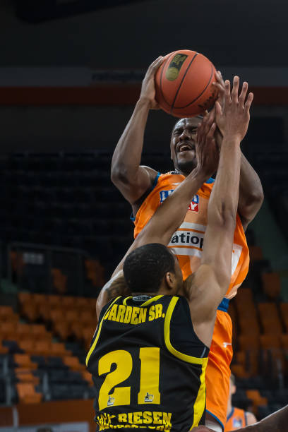 让报社在报 让报社在报