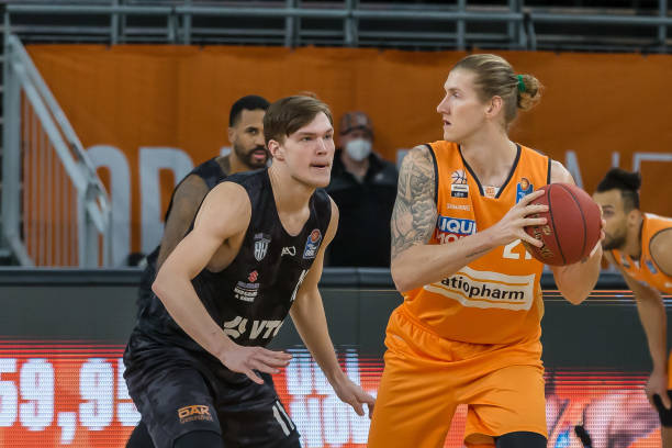 在进攻方面 在进攻方面